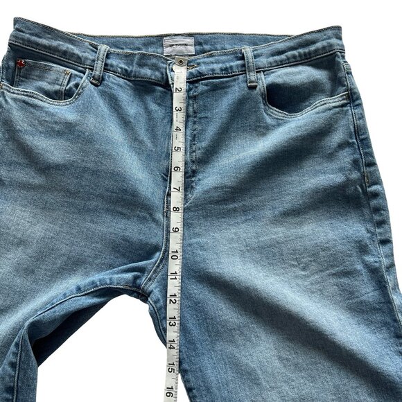 Denim Capri. Light Blue, Size 32, 14 Hudson. Women's Capris - Picture 7 of 11